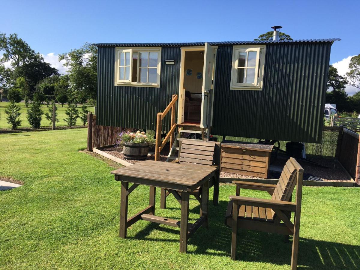 The Hawthorn Shepherds Hut อายเมาธ์ ภายนอก รูปภาพ