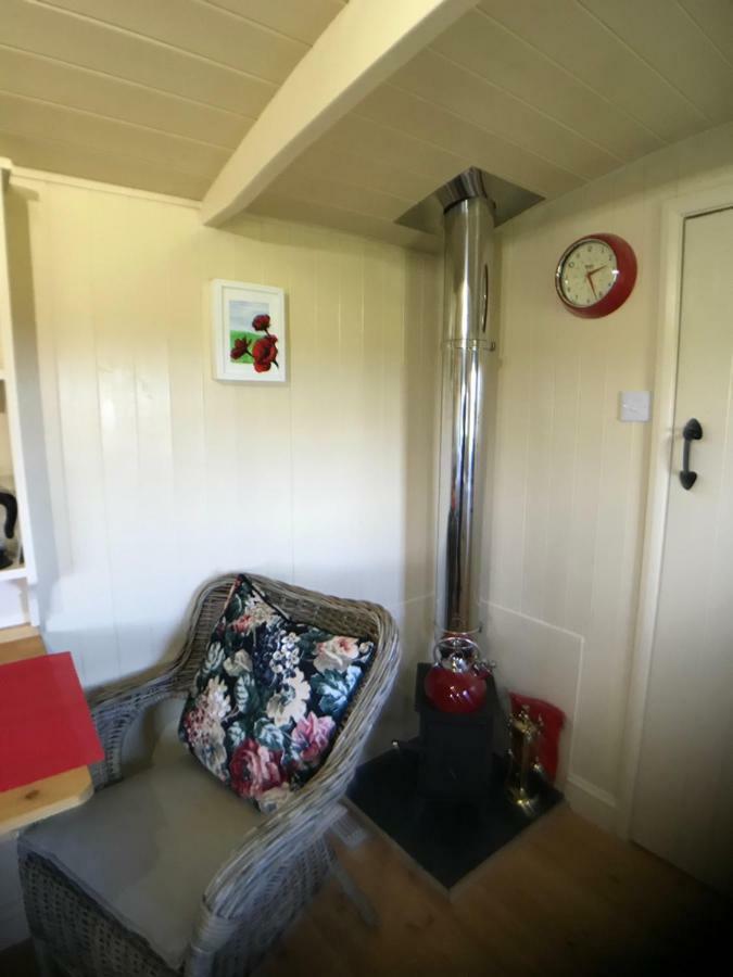 The Hawthorn Shepherds Hut อายเมาธ์ ภายนอก รูปภาพ