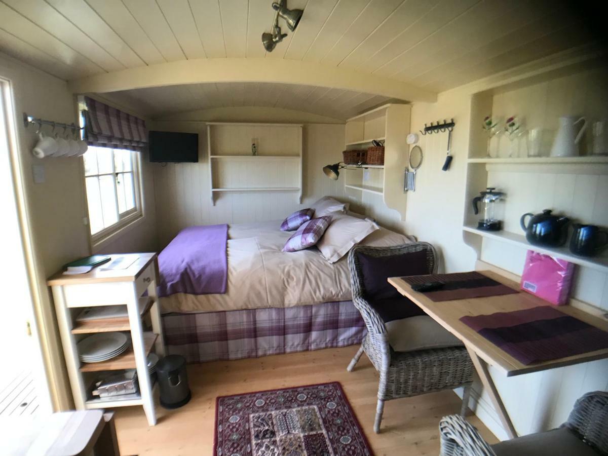 The Hawthorn Shepherds Hut อายเมาธ์ ภายนอก รูปภาพ